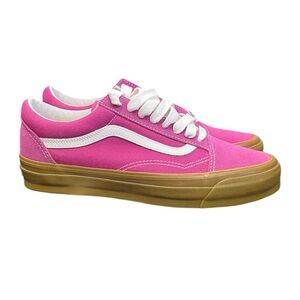 VANS
Pink Premium Old Skool Gum Sneakers